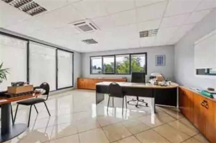 Local d'activités Location 77200 TORCY