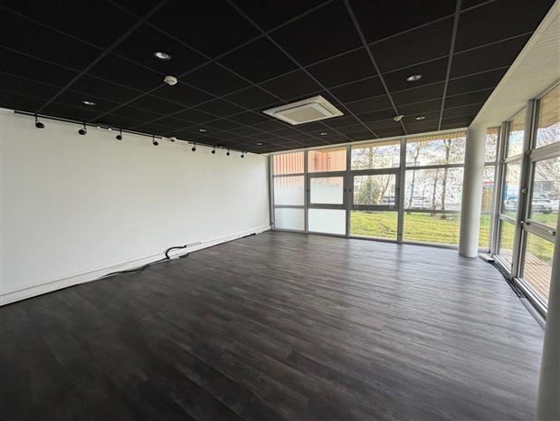 Local d'activités Location 77184 EMERAINVILLE