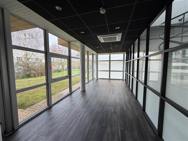 Local d'activités Location 77184 EMERAINVILLE