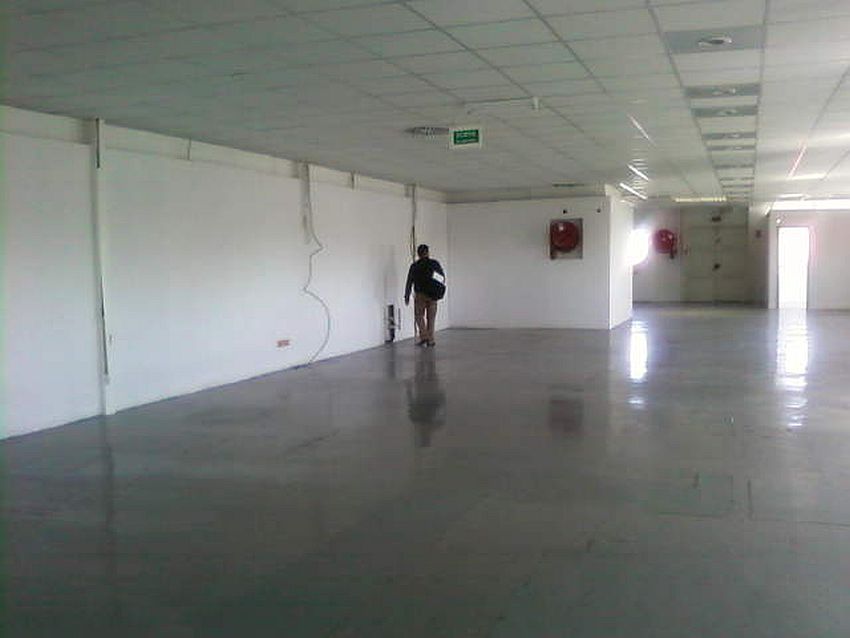 Commerce Location 30900 NIMES