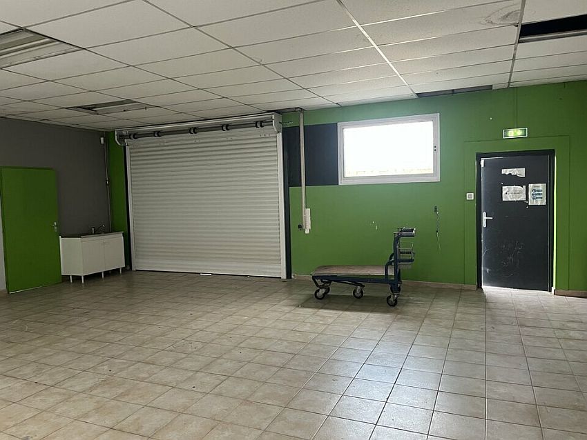 Entrepôt / Local d'activités Location 30380 SAINT CHRISTOL LES ALES