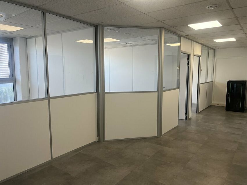 Bureau Location 30900 NIMES