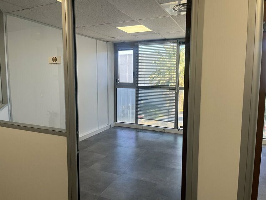 Bureau Location 30900 NIMES