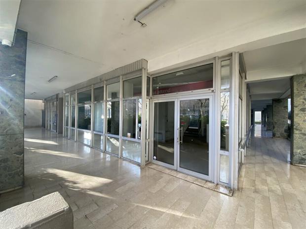 Commerce Location 30900 NÎMES