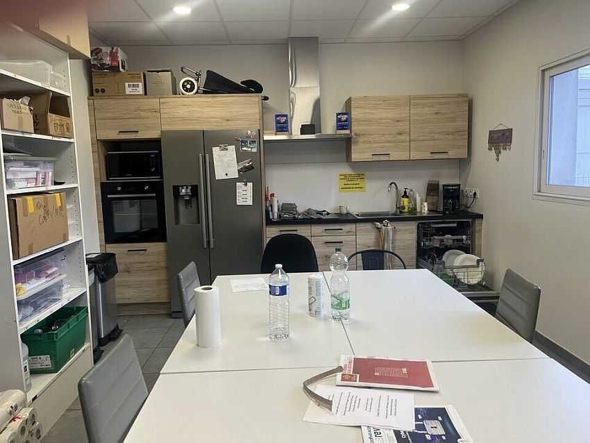 Commerce Location 30190 LA CALMETTE