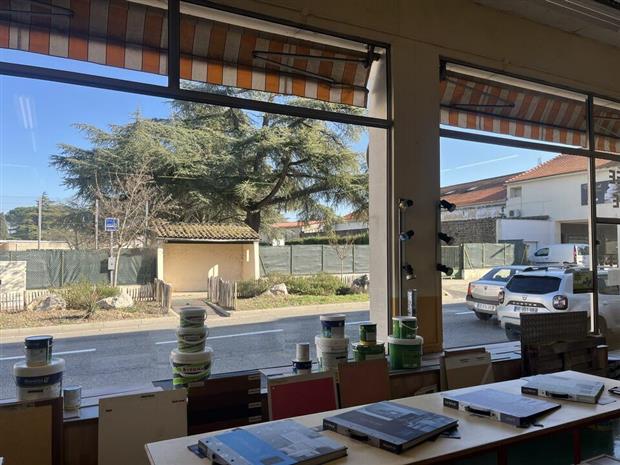 Commerce Vente 30200 BAGNOLS-SUR-CÈZE