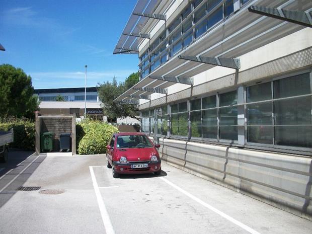 Bureau Location 30900 NIMES