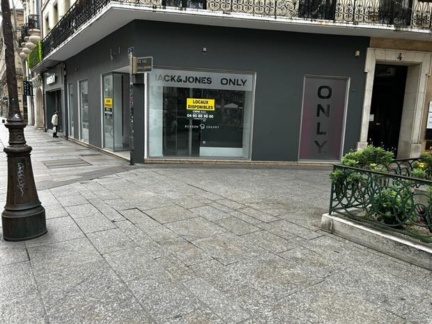 Commerce Location 84000 AVIGNON