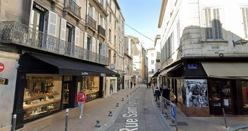 Commerce Location 84000 AVIGNON