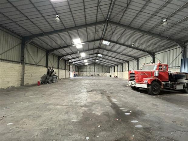 Entrepôt / Local d'activités Location 84550 MORNAS