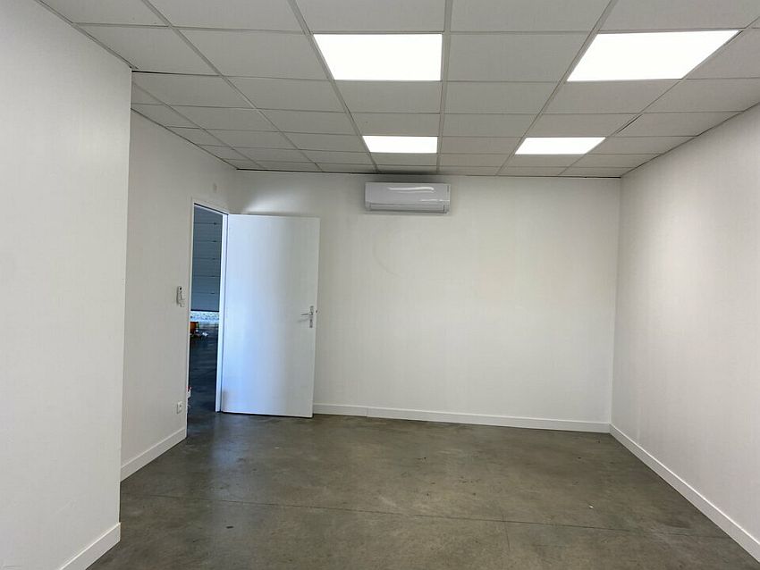 Local d'activités Location 84200 CARPENTRAS