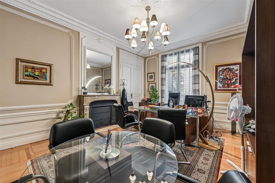Bureau Location 75008 PARIS 43 AVENUE HOCHE