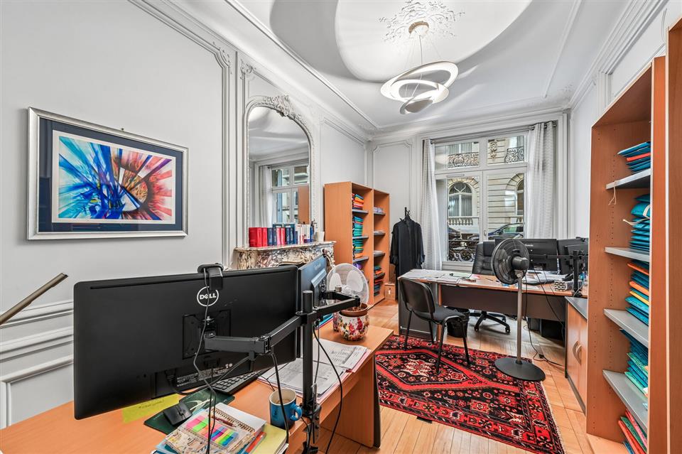 Bureau Location 75008 PARIS 43 AVENUE HOCHE