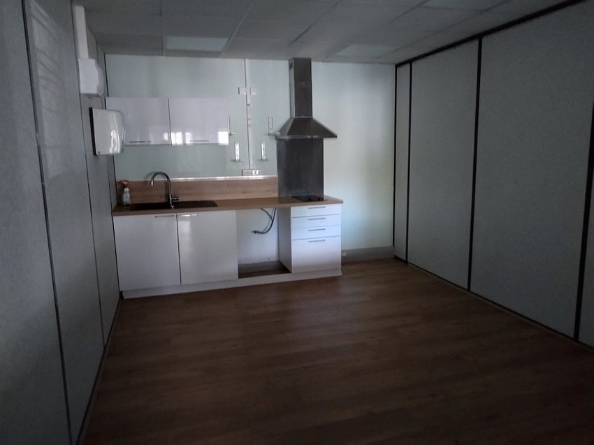 Bureau Location 13790 ROUSSET