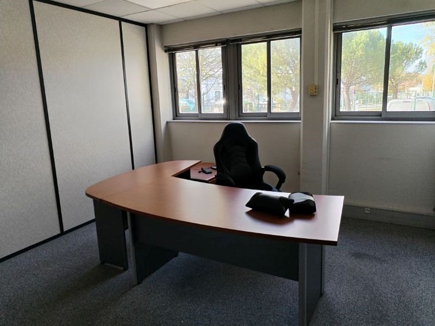 Bureau Location 13790 ROUSSET