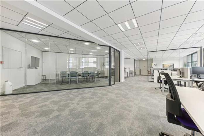 Bureau Location 75116 PARIS 91 AVENUE PAUL DOUMER
