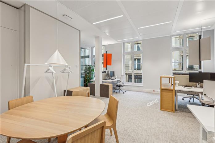Bureau Location 75008 PARIS 43 AVENUE DE FRIEDLAND