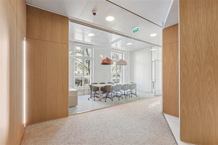 Bureau Location 75008 PARIS 43 AVENUE DE FRIEDLAND