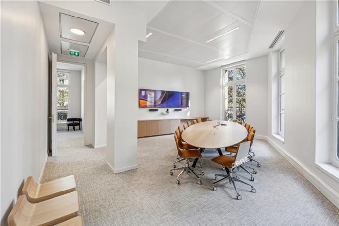 Bureau Location 75008 PARIS 43 AVENUE DE FRIEDLAND