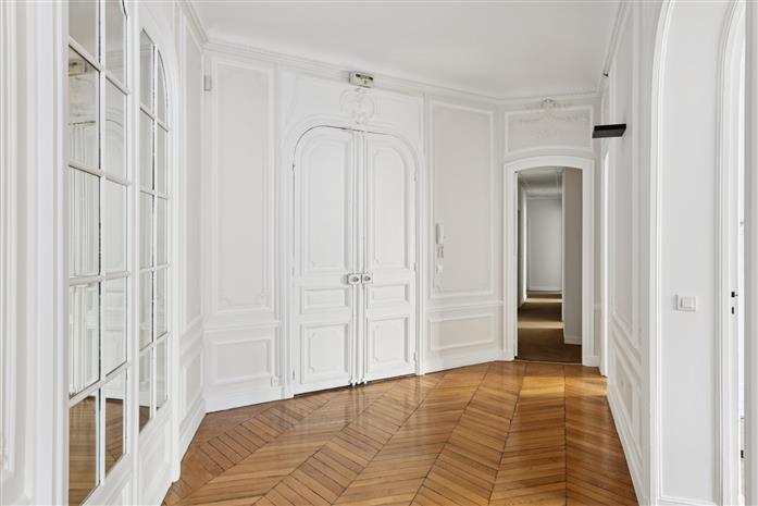 Bureau Location 75007 PARIS 16 RUE DUPONT DES LOGES