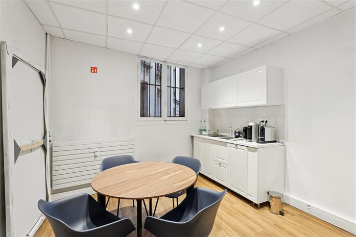 Bureau Location 75007 PARIS 16 RUE DUPONT DES LOGES