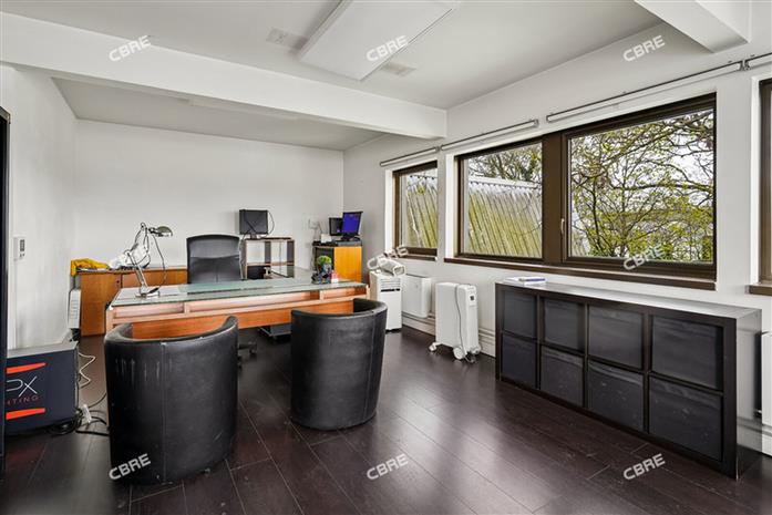 Local d'activités Location 94240 L'HAY LES ROSES