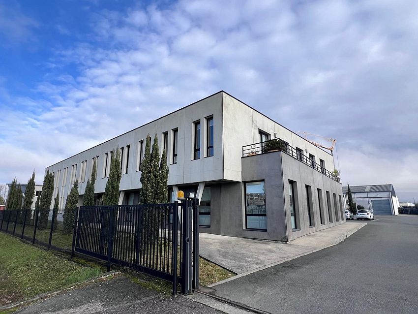 Bureau Location 33700 MERIGNAC 11 RUE JACQUARD