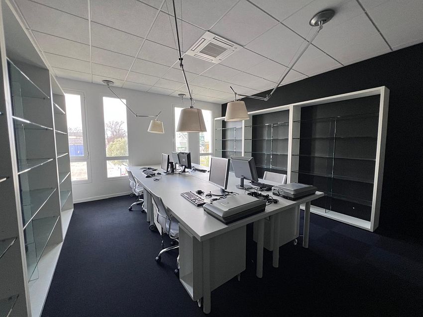 Bureau Location 33700 MERIGNAC 11 RUE JACQUARD