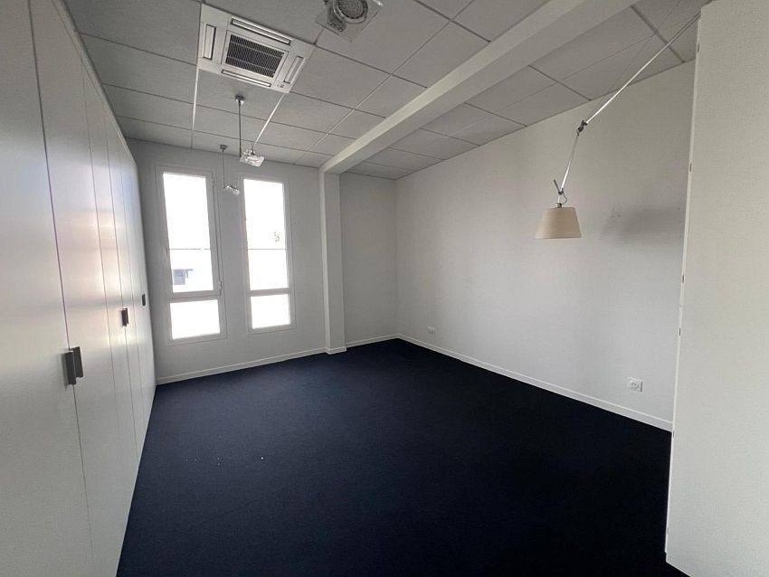 Bureau Location 33700 MERIGNAC 11 RUE JACQUARD