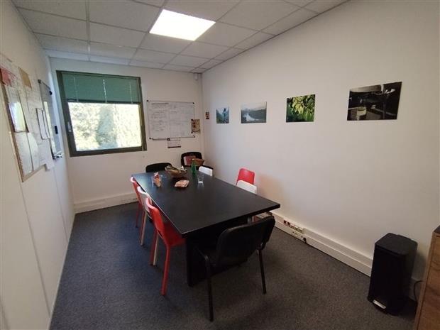 Bureau Location 13790 ROUSSET