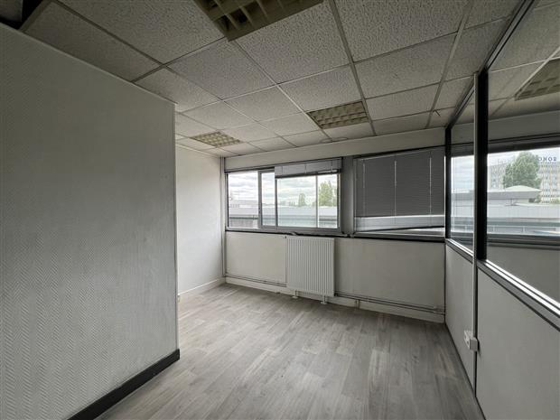 Entrepôt / Local d'activités Location 93600 AULNAY SOUS BOIS