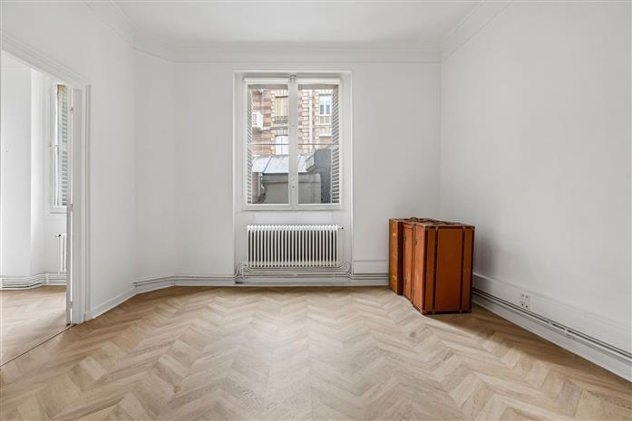 Bureau Location 75008 PARIS 55 RUE PIERRE CHARRON