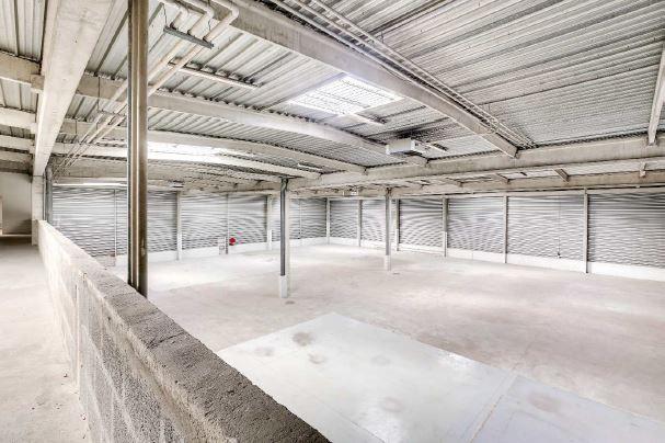 Local d'activités Location 91080 COURCOURONNES