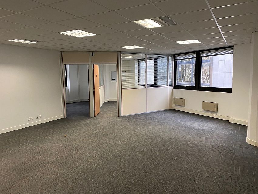 Bureau Location 77185 LOGNES