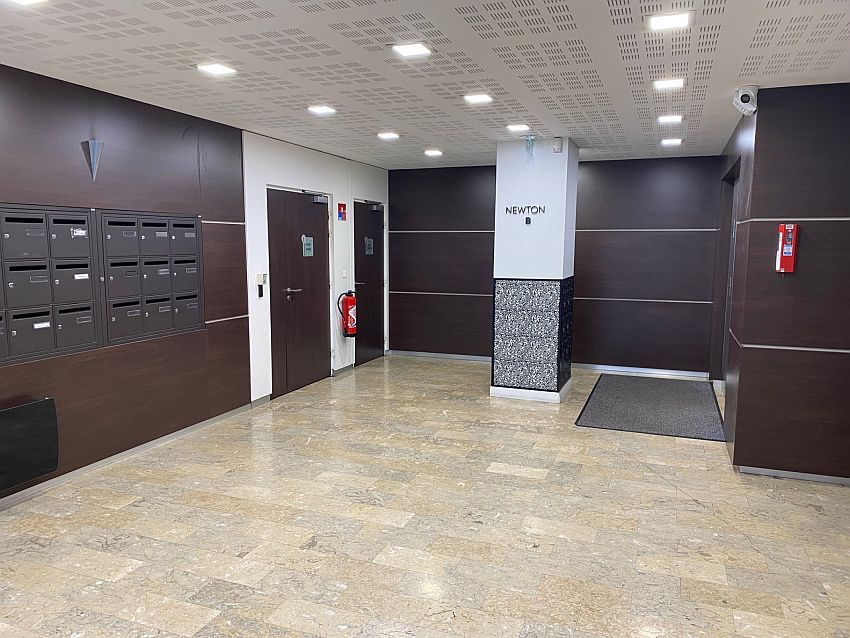 Bureau Location 77185 LOGNES