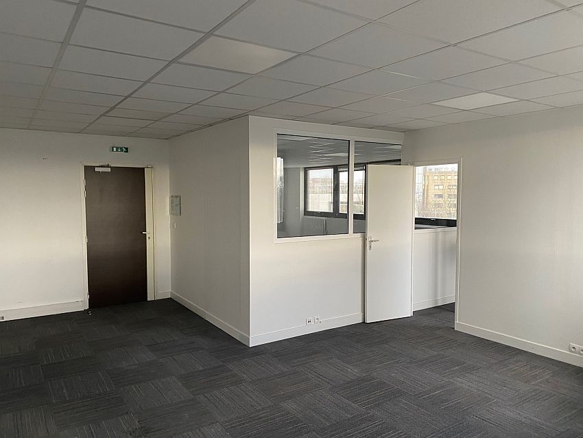 Bureau Location 77185 LOGNES