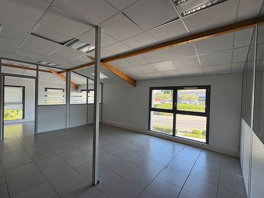 Bureau Vente 13100 LE THOLONET