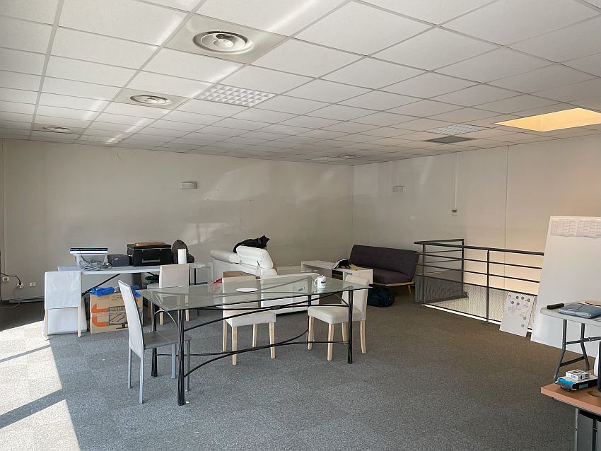 Local d'activités Location 69150 DECINES CHARPIEU