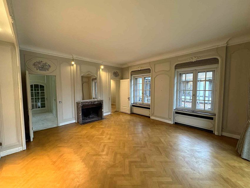 Bureau Location 59290 WASQUEHAL