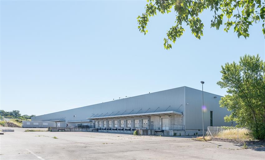 Entrepôt / Local d'activités Location 01360 BRESSOLLES
