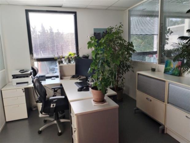Bureau Location 13590 MEYREUIL