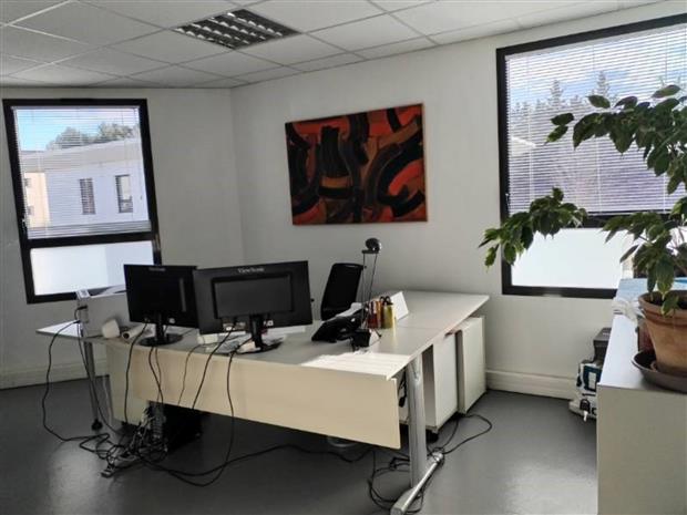 Bureau Location 13590 MEYREUIL