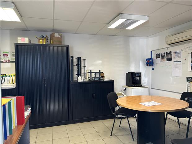 Local d'activités Location 69330 PUSIGNAN