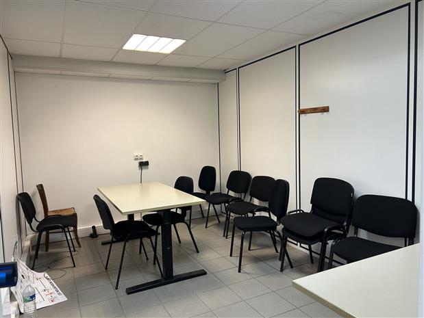 Local d'activités Location 69330 PUSIGNAN