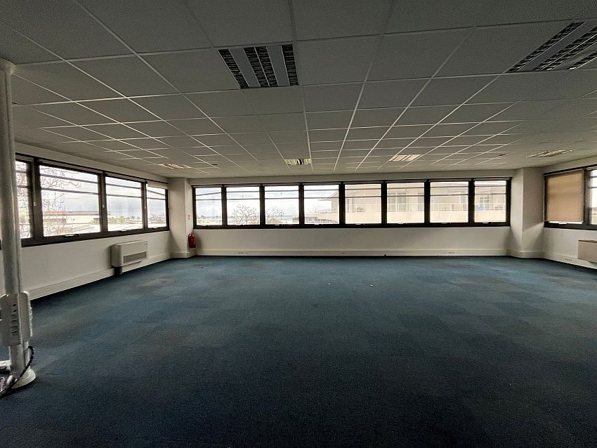 Bureau Location 06270 VILLENEUVE LOUBET