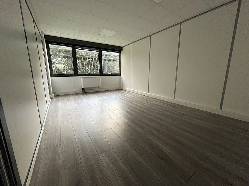 Bureau Location 06270 VILLENEUVE LOUBET