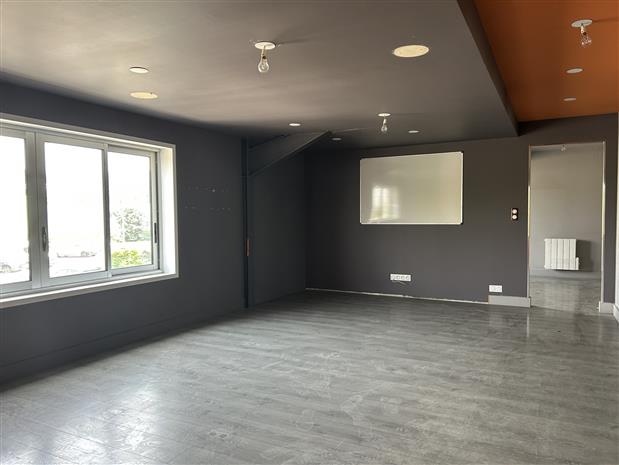 Local d'activités Location 69230 ST GENIS LAVAL 98-100 RUE DES SOURCES
