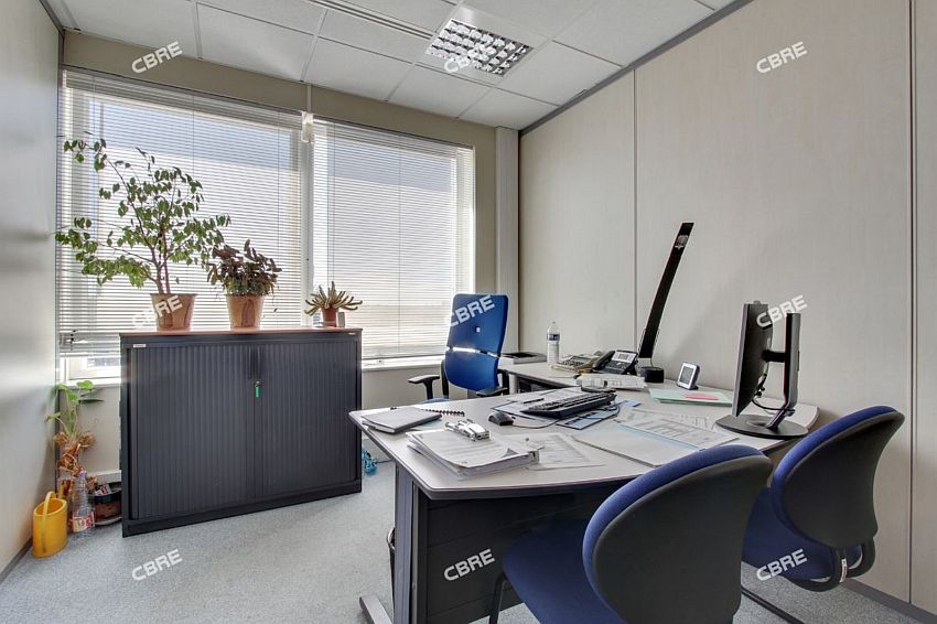 Bureau Location 77127 LIEUSAINT