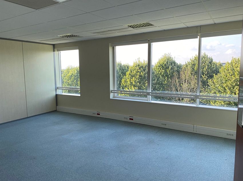 Bureau Location 77127 LIEUSAINT