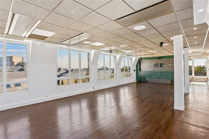 Bureau Location 75008 PARIS 37-41 RUE DU ROCHER